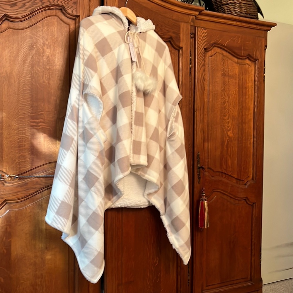 Soft Surroundings plaid wearable throw